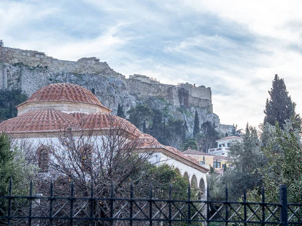 Atina 'da Akropolis yakınlarındaki evler.