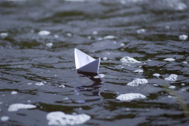 Origami kağıt tekne