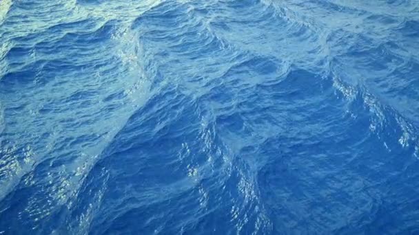 Голубая поверхность океана, медленное движение, бурный океан, петляющий — стоковое видео