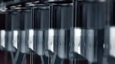 Ağır çekim, Pistonlar ve Vana motoru bir close-up