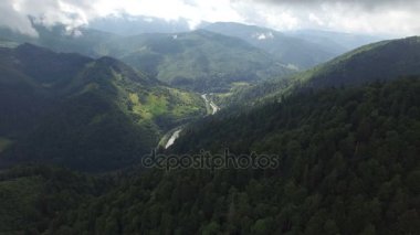 Hava ateş. Güzel dağ manzarası