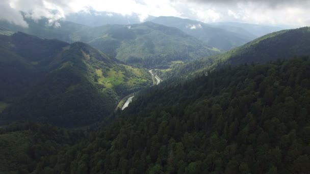 空中撮影。美しい山の風景 — ストック動画