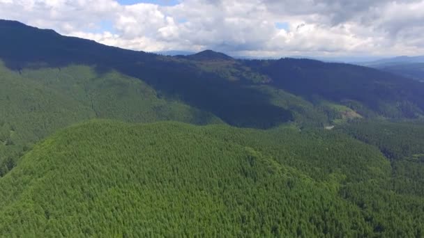 Hermosas montañas. vista aérea — Vídeos de Stock