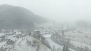 uçan düşük görünürlük. Kış