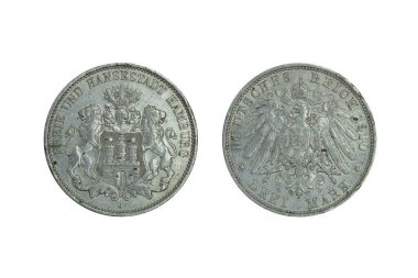 Almanya İmparatorluğu Hamburg gümüş sikkesi 3 mark 1910, aslanlar kalkanı kaleyle destekliyor, şövalye kaskı üstte, kalkanı göğsünde, tacı üstünde kurdelesi olan imparatorluk kartalı.,