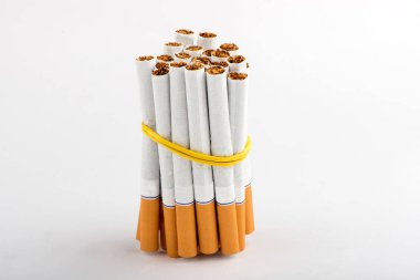 Sigara, Sigara beyaz arka plan, paket sigara, bir sigara yakın çekim