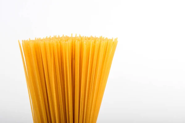 Spaghetti Vit Bakgrund Italienska Spaghetti Spaghetti — Stockfoto
