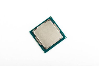 beyaz zemin üzerinde işlemci