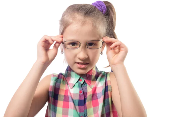 Niña Linda Gafas Posando Sobre Fondo Blanco Niño Con Mala — Foto de Stock