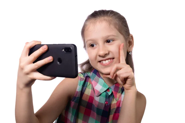 Linda Niña Utilizando Teléfono Móvil Sobre Fondo Blanco Captura Estudio —  Fotos de Stock