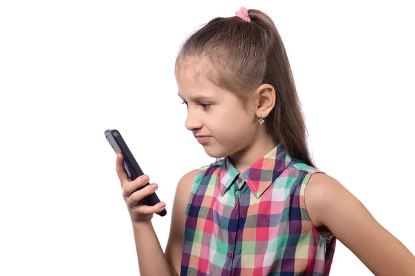 Linda Niña Utilizando Teléfono Móvil Sobre Fondo Blanco Captura Estudio —  Fotos de Stock