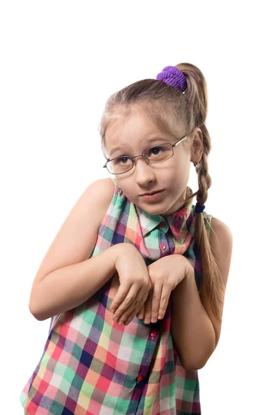 Egy Csinos Kislány Szemüvegben Fehér Háttéren Pózol Rossz Látású Gyermek — Stock Fotó