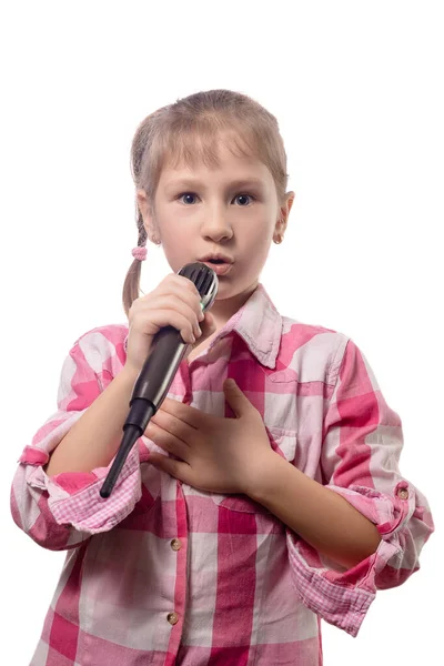 Маленька Мила Дівчинка Співає Мікрофон Ізольовано Білому Тлі — стокове фото