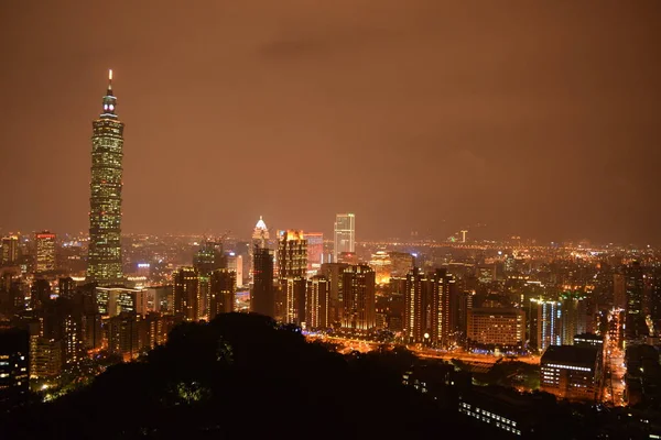 Taipei görünümünü geceleri