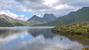 Cradle Mountain Tasmania'deki / daki görünümünü