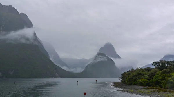 Yeni Zelanda 'da Milford Sound