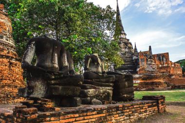Meditasyon heykel harabelerini Wat Phra Sri Sanphet Historical Park, Ayutthaya Bölgesi, Tayland, Thailand, Güneydoğu Asya tutumunda başsız Buda.