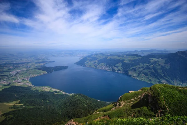 Panorâmica Paisagem Vista do Lago Lucerna e montanhas do ponto de vista Rigi Kulm, Lucerna, Suíça, Europa . — Fotografia de Stock