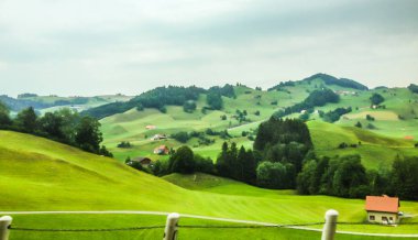 Isviçre ve Liechtenstein, Vaduz, Liechtenstein sınır boyunca sürücü yolu güzel sahne