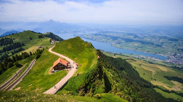 Panoramik manzara görünümü, Dört kanton Gölü ve dağ sıralarının Rigi Kulm bakış açısı, Lucerne, İsviçre, Avrupa.