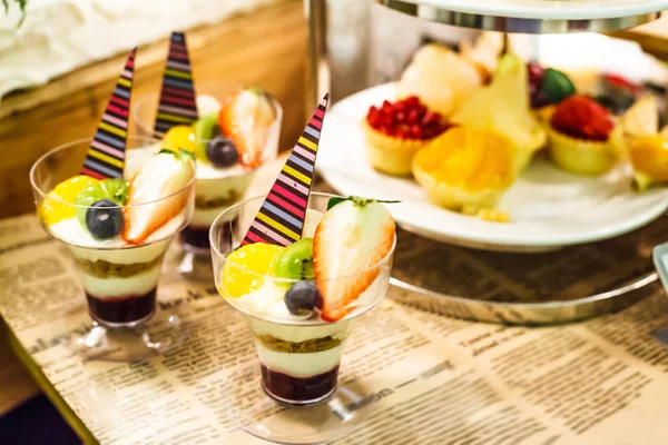 Foto Foco Seletivo Trifle Frutado Tropical Sazonal Belos Óculos Com — Fotografia de Stock