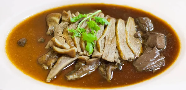 Comida tradicional chinesa focada seletiva, ganso refogado em Lou — Fotografia de Stock