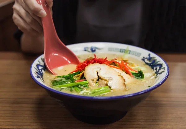 Geleneksel Japon Yemeği Miso Çorbada Sıcak Ramen Eriştesi Chashu Haşlanmış — Stok fotoğraf