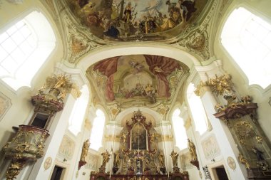 Eski tarihi renkli tavan Kilisesi