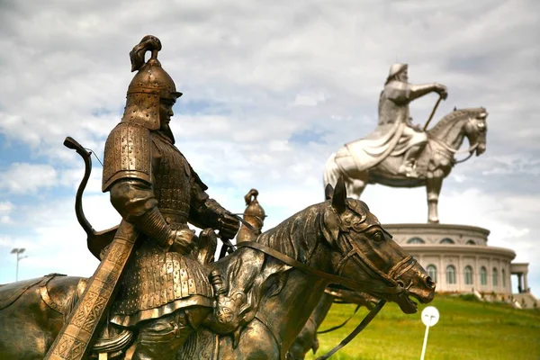 Genghis khan statue complex is a 40-metre tall statue of genghis khan on horseback, at tsonjin boldogeast of the mongolian capital ulaanbaatar — Stock Photo, Image