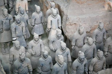 Xi'An, Çin - 19 Kasım 2016 Terracotta Army Qin Shi Huang, ilk İmparator Çin orduları betimleyen pişmiş toprak heykeller topluluğudur