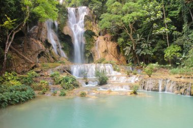  tat kuang sı şelaleler olduğunu üç katman şelale luang Prabang, laos