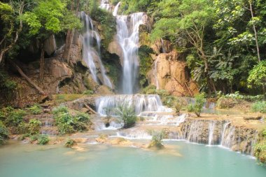  tat kuang sı şelaleler olduğunu üç katman şelale luang Prabang, laos