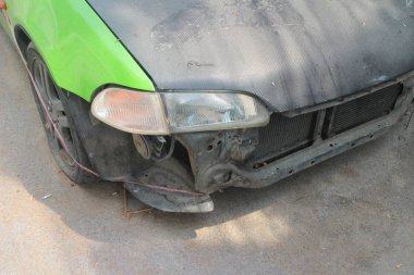  Caddedeki araba kazası.