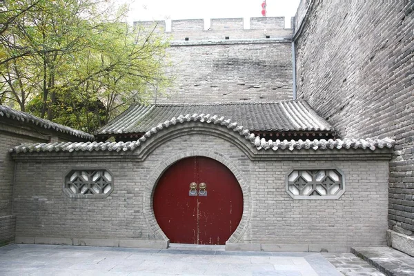 Xian mura della città, è il più grande antico sistema difensivo militare del mondo situato a Xian, Cina — Foto Stock