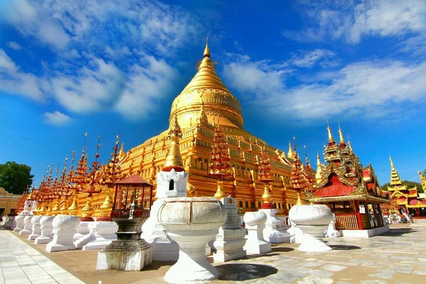 Shwezigon paya temple, bagan myanmar — Fotografia de Stock