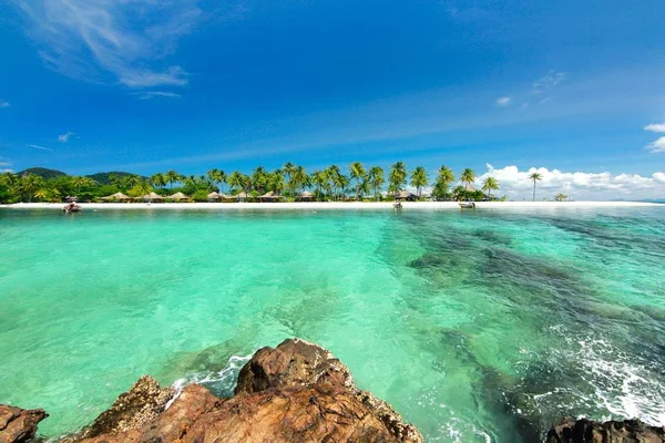 Paradise beach in Koh maiton island, phuket, Tailândia — Fotografia de Stock