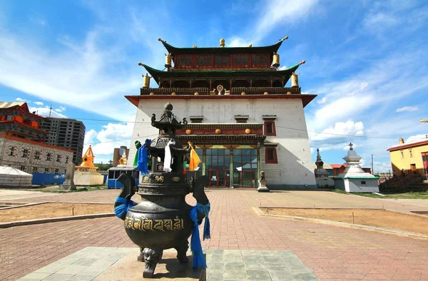 Gandantegchinlen klasztor jest styl tybetański Buddyjski klasztor w stolicy Mongolii, Ułan Bator, mongolia — Zdjęcie stockowe