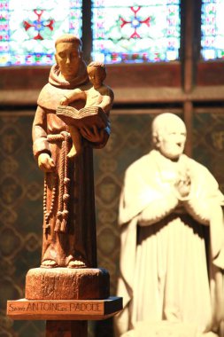 Paris, Fransa: Haziran 19,2017, Notre-Dame de Paris tarihi bir anıt ve dünya ünlü Kilisesi olduğunu