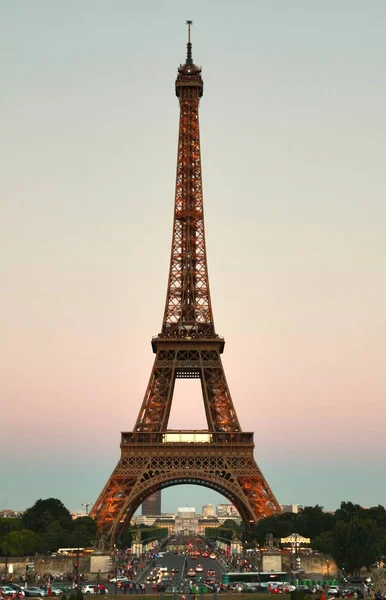 A bela Torre Eiffel em Paris, França — Fotografia de Stock