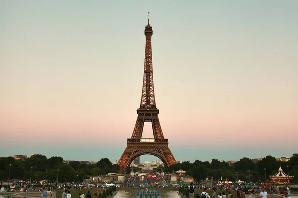 पॅरिस, फ्रान्स मध्ये सुंदर आयफेल टॉवर — स्टॉक फोटो, इमेज