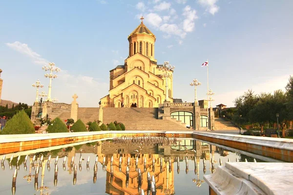 Catedral da Santíssima Trindade de Tbilisi, capital da Geórgia — Fotografia de Stock