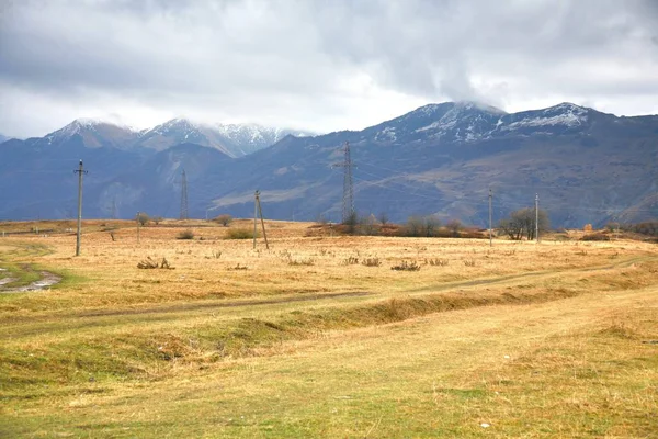 La belle vue sur la route militaire géorgienne à Tbilissi, Géorgie — Photo