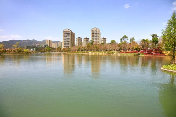 쿤밍, 중국에서 쿤밍 폭포 공원 되었다 아시아에서 가장 큰 폭포 공원 — 스톡 사진