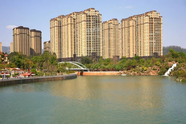 Kunming Waterfall Park in Kunming, China became the largest waterfall park in Asia — Stock Photo, Image