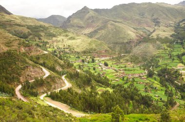  Pisac, Peru 'daki İnkalar' ın Kutsal Vadisi 'nde yer alan bir Peru köyüdür.