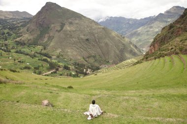  Pisac, Peru 'daki İnkalar' ın Kutsal Vadisi 'nde yer alan bir Peru köyüdür.