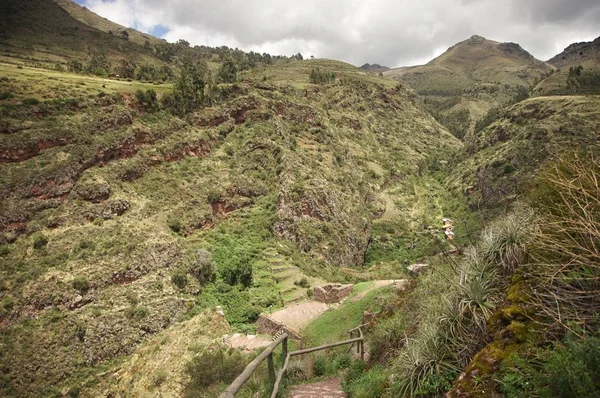 Pisac Est Village Péruvien Dans Vallée Sacrée Des Incas Situé Photos De Stock Libres De Droits