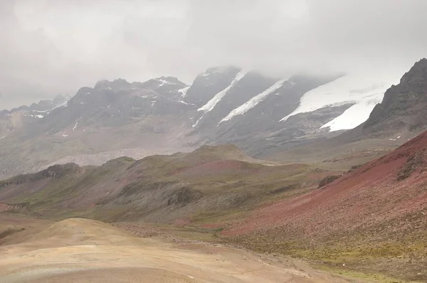 Rainbow Mountain Ist Ein Berg Peru Mit Einer Höhe Von — Stockfoto