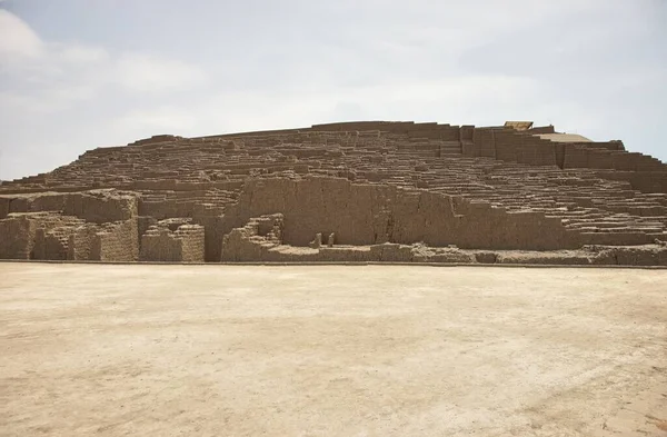 Huaca Pucllana Una Gran Pirámide Adobe Arcilla Ubicada Distrito Miraflores — Foto de Stock