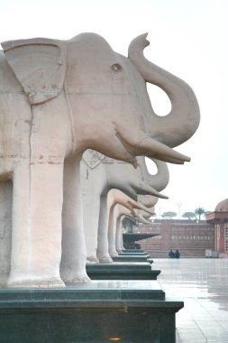  Ambedkar Memorial Park halka açık bir parktır ve Lucknow, uttar pradesh, Hindistan 'da bir anıttır..